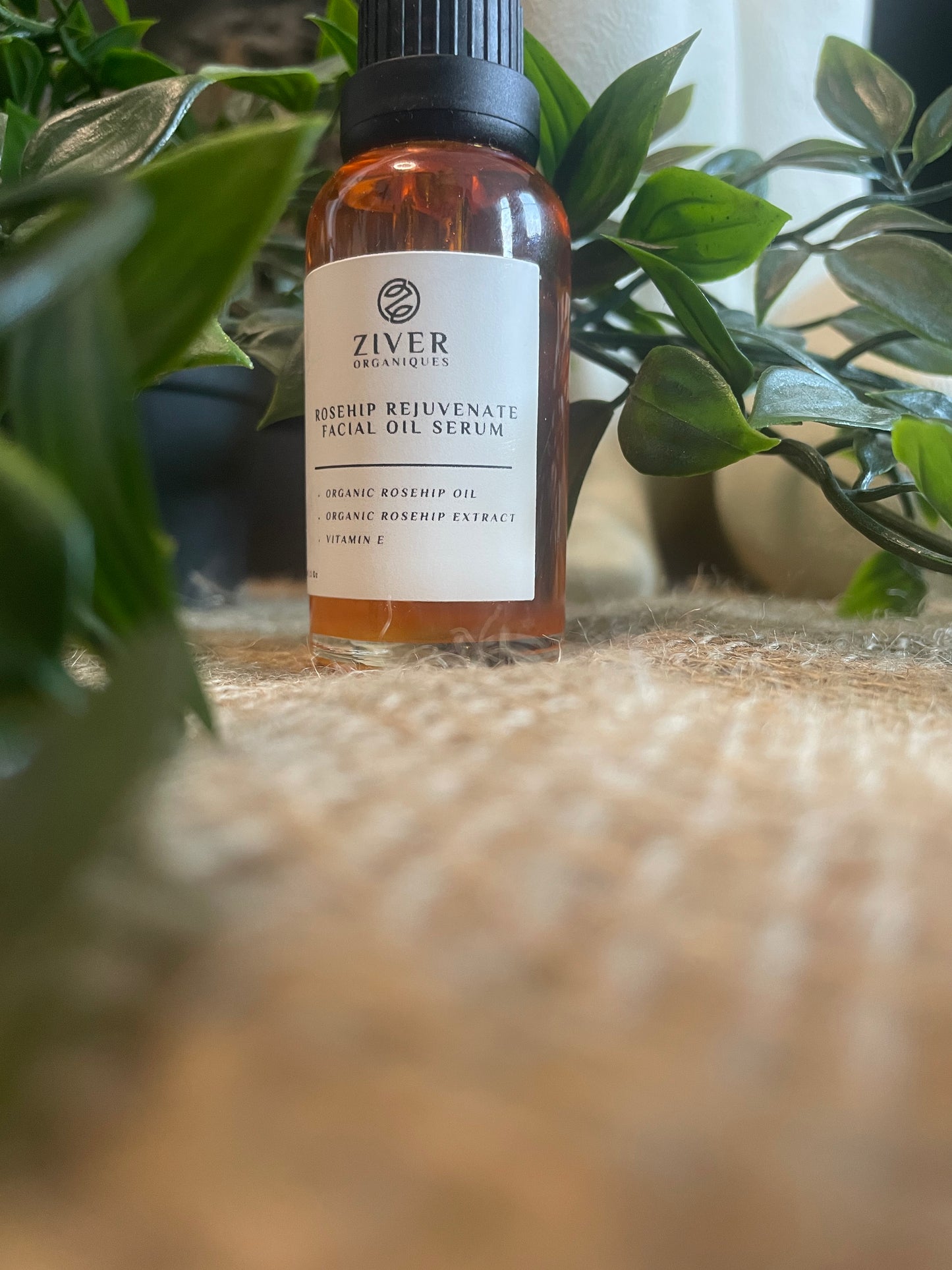 Rosehip Rejuvenating Facial Oil Serum with Vitamin E